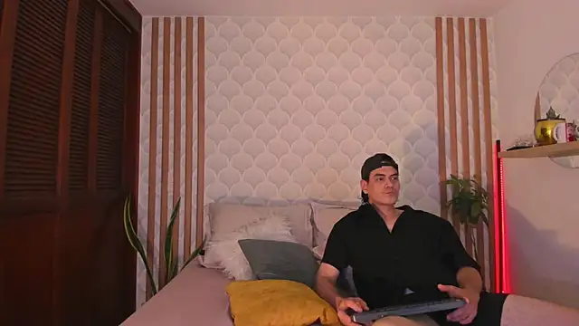 Cristian blaze online show from June 2026 04:17:01 AM