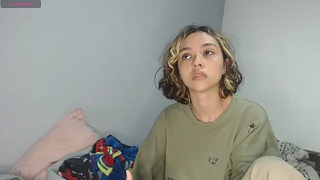 brisazanes online show from November 2025 10:31:01 AM