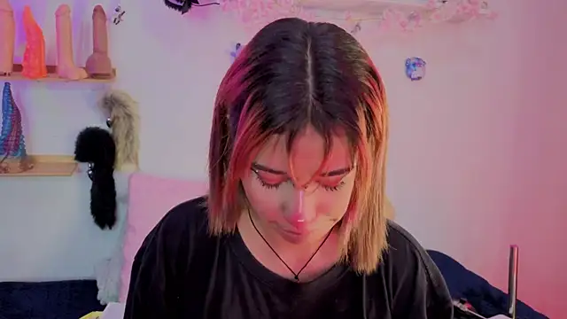 zoelight18 online show from November 2025 11:26:01 AM