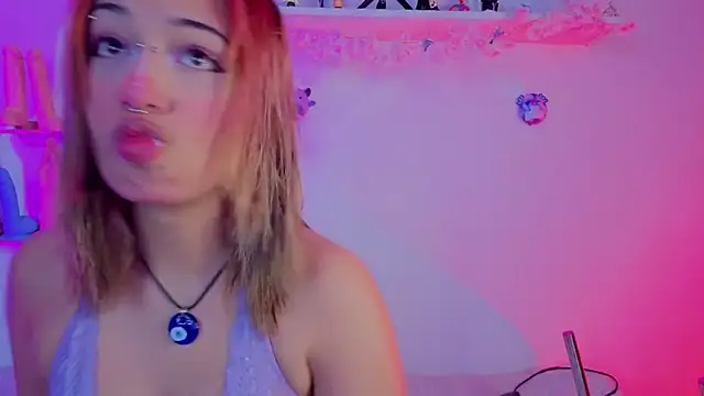 zoelight18 online show from December 2025 07:13:01 PM