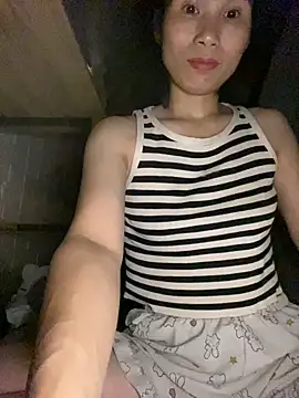 Snapshot of MinHiNi chatting on October 2025 04:19:02 PM MinHiNi online show from October 2025 04:19:02 PM