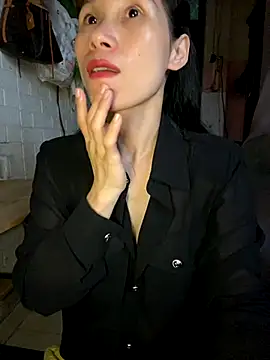 Snapshot of MinHiNi chatting on October 2025 01:20:02 AM MinHiNi online show from October 2025 01:20:02 AM