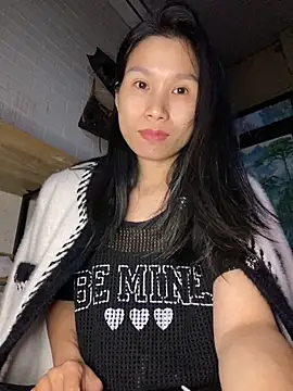 Snapshot of MinHiNi chatting on December 2025 06:56:02 AM MinHiNi online show from December 2025 06:56:02 AM