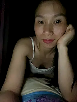 Snapshot of MinHiNi chatting on November 2025 04:11:01 PM MinHiNi online show from November 2025 04:11:01 PM