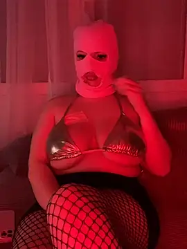 emiliafrancaise online show from March 2026 09:22:02 PM