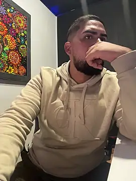 Yuber3 online show from December 2025 07:00:01 AM