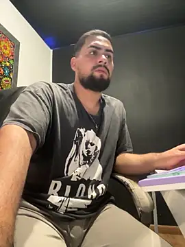Snapshot of Yuber3 chatting on September 2025 05:46:01 AM Yuber3 online show from September 2025 05:46:01 AM