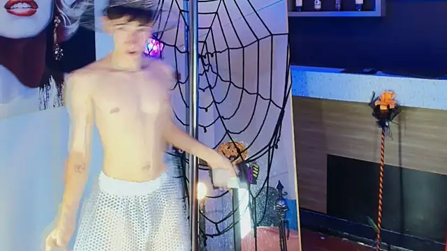 Snapshot of _DantFox_ chatting on October 2025 09:22:02 PM DantFox online show from October 2025 09:22:02 PM