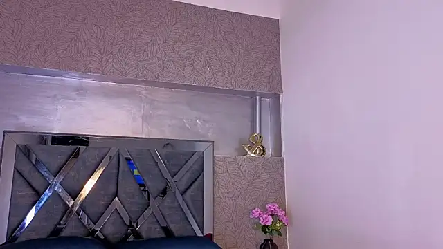 Snapshot of _DantFox_ chatting on November 2025 07:41:02 AM DantFox online show from November 2025 07:41:02 AM