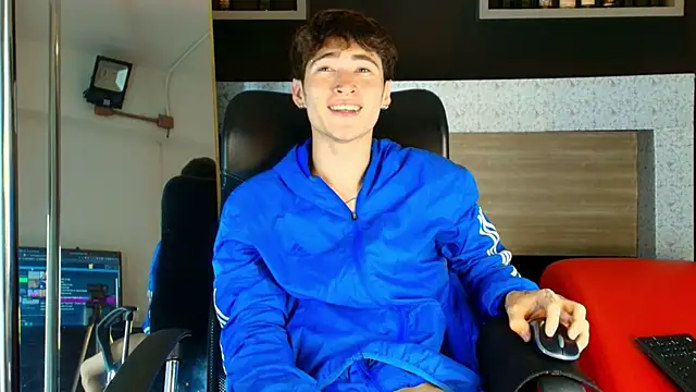 Snapshot of _DantFox_ chatting on November 2025 08:12:01 PM DantFox online show from November 2025 08:12:01 PM