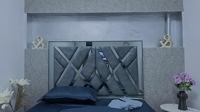 Snapshot of _DantFox_ chatting on December 2025 08:13:02 AM DantFox online show from December 2025 08:13:02 AM