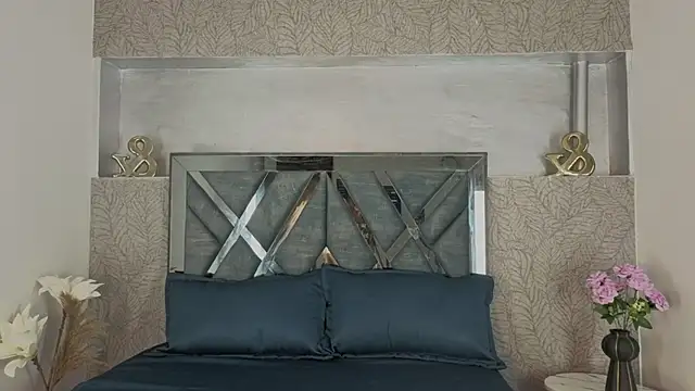 Snapshot of _DantFox_ chatting on December 2025 08:08:02 PM DantFox online show from December 2025 08:08:02 PM