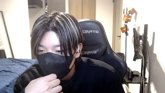 Mei-Tanaka online show from October 2025 12:37:02 PM