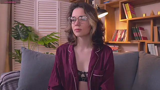 Sunny Teaze online show from February 2026 07:19:01 AM