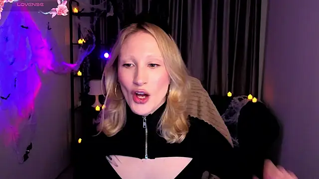 BiancaHelo online show from October 2025 01:55:02 PM