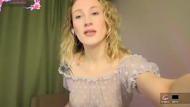 Snapshot of BiancaHelo chatting on September 2025 10:53:02 AM BiancaHelo online show from September 2025 10:53:02 AM
