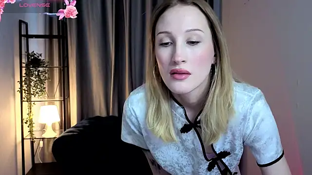 Snapshot of BiancaHelo chatting on October 2025 02:28:01 PM BiancaHelo online show from October 2025 02:28:01 PM