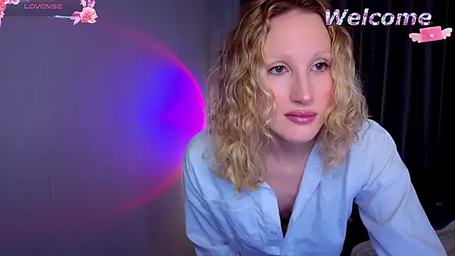 BiancaHelo online show from November 2025 01:48:02 PM