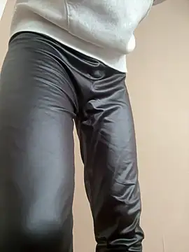 iikangi online show from February 2026 03:18:01 AM