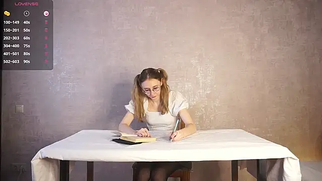 BeatrixHiett online show from October 2025 03:52:01 AM