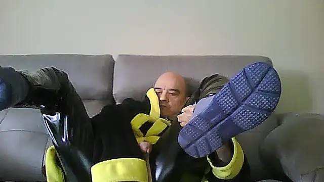 geli45 online show from February 2026 11:40:01 AM