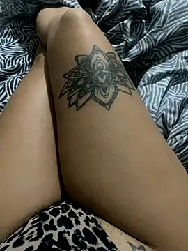 Darkfemminineenergy22 online show from November 2025 02:42:01 PM