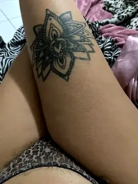 Darkfemminineenergy22 online show from December 2025 01:34:02 PM