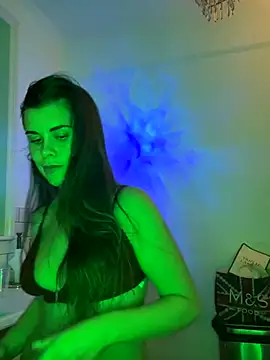 Snapshot of AlitaNova chatting on September 2025 08:11:01 PM AlitaNova online show from September 2025 08:11:01 PM