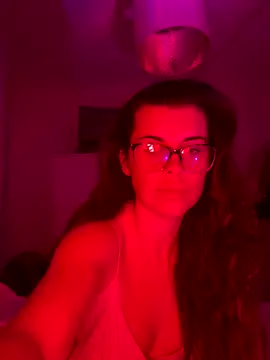 Snapshot of AlitaNova chatting on October 2025 09:49:02 PM AlitaNova online show from October 2025 09:49:02 PM