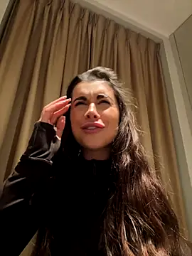 AlitaNova online show from November 2025 04:52:02 PM