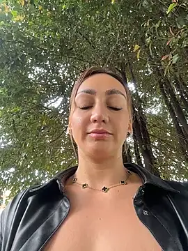 Ninabigtitied online show from May 2026 02:26:02 PM