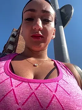 Ninabigtitied online show from September 2025 10:11:01 AM