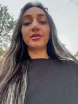 Ninabigtitied online show from November 2025 12:42:01 PM