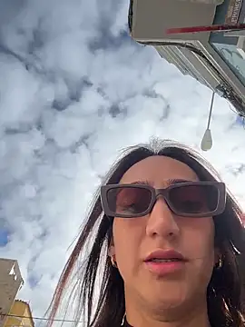 Ninabigtitied online show from December 2025 02:19:02 PM