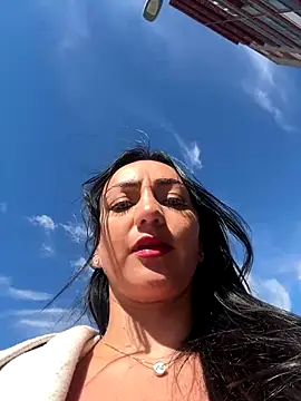 Ninabigtitied online show from September 2025 02:56:01 PM