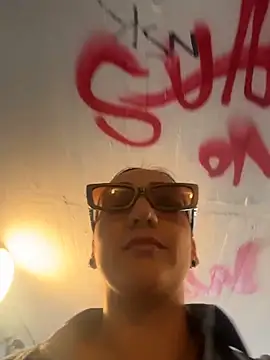 Ninabigtitied online show from October 2025 11:42:01 AM