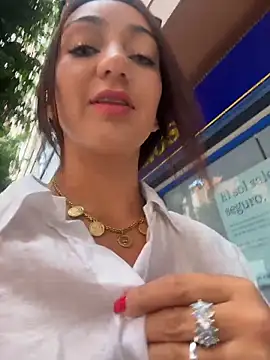 Ninabigtitied online show from December 2025 01:17:02 PM