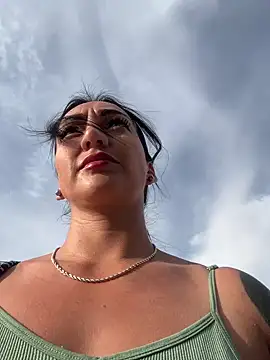 Ninabigtitied online show from October 2025 03:57:01 PM