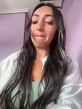 Ninabigtitied online show from November 2025 11:46:03 AM