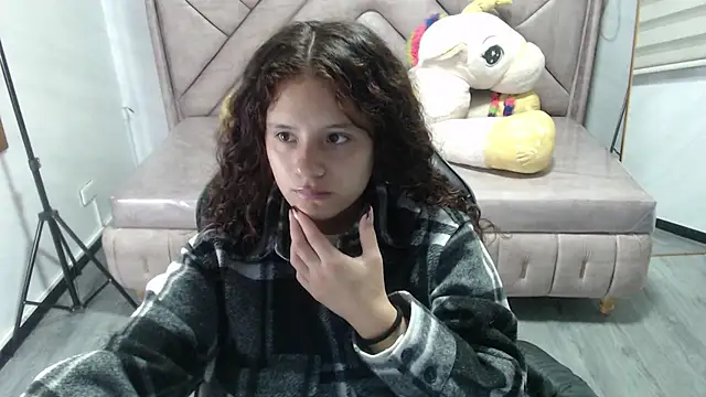 Velvet Moon V online show from November 2025 01:04:02 PM