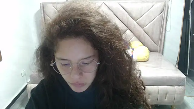 Velvet Moon V online show from November 2025 01:17:01 PM