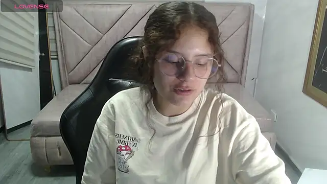 Velvet Moon V online show from February 2026 07:47:01 PM