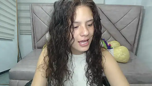 Velvet Moon V online show from September 2025 01:06:01 PM