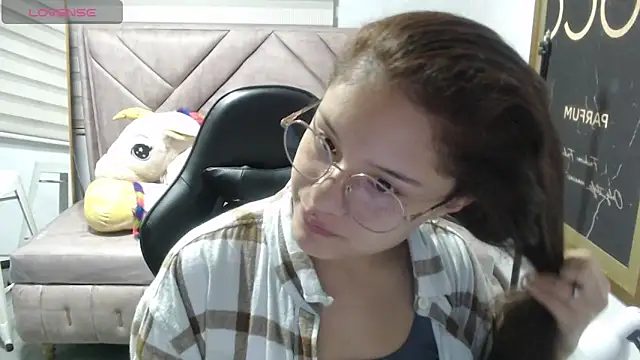 Velvet Moon V online show from December 2025 01:10:02 PM