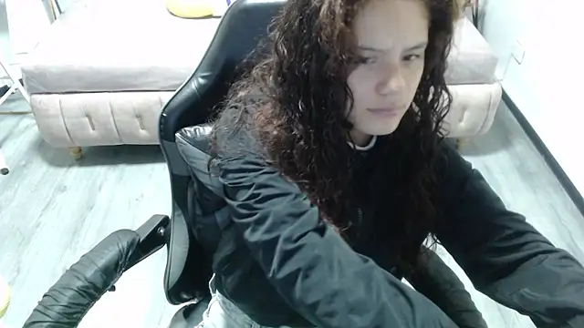 Velvet Moon V online show from November 2025 01:03:01 PM