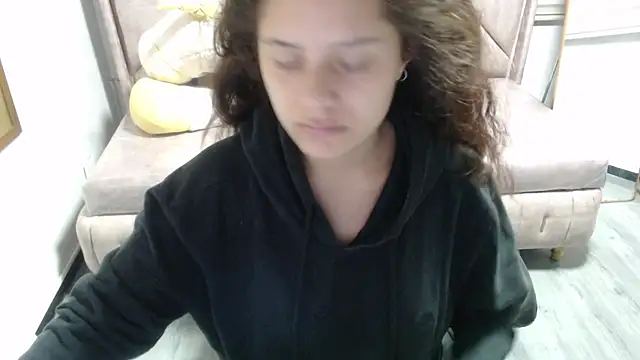 Velvet Moon V online show from December 2025 01:25:02 PM