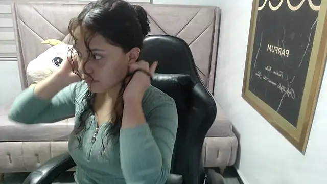 Velvet Moon V online show from November 2025 01:11:01 PM