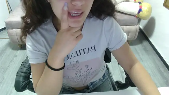 Velvet Moon V online show from October 2025 01:12:02 PM