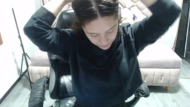 Velvet Moon V online show from November 2025 12:31:01 PM