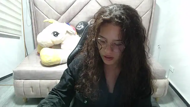 Velvet Moon V online show from October 2025 01:31:01 PM